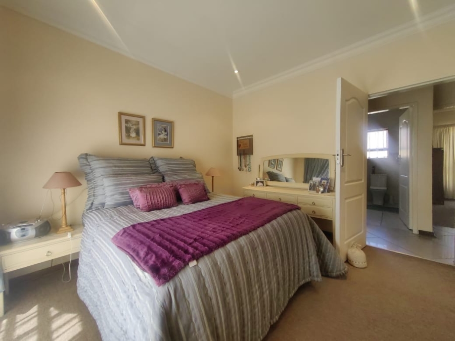 3 Bedroom Property for Sale in Grimbeeck Park North West